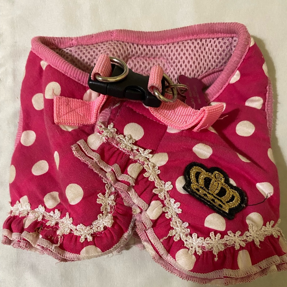 5 dog halters. Size 10-14 lbs size excellent condition